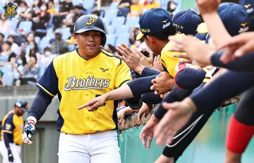 中信兄弟熱身賽曾頌恩最猛!單場2支長打炸翻天 助球隊2連勝