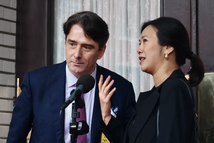 雷諾回應媒體詢問，吳欣盈當翻譯。林林攝