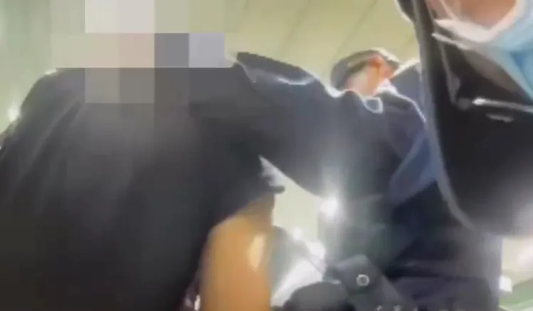 警方到場盤查。翻攝畫面