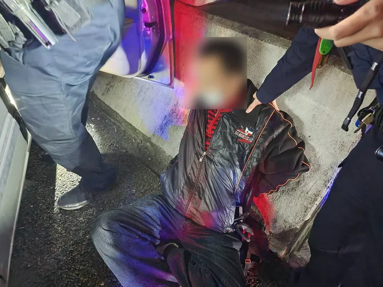 陳男被逮。翻攝畫面