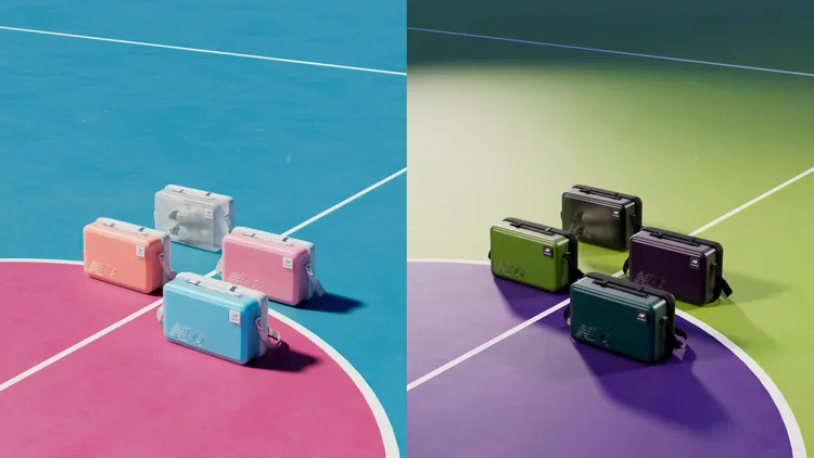 聯名款鞋盒斜肩包，左圖為白色款、右圖為黑色款，都內搭有翻轉雙色收納包，各7280元。品牌提供