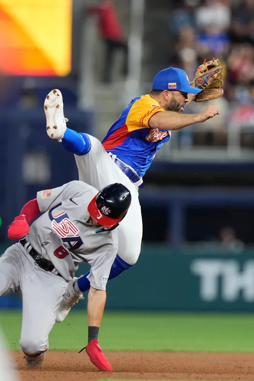 一棒定天下！透納滿貫砲　衛冕軍美國隊打進4強