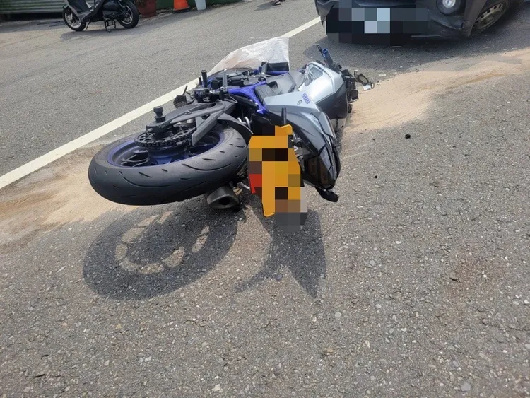 黃牌重機騎士，經送醫後宣告不治。讀者提供