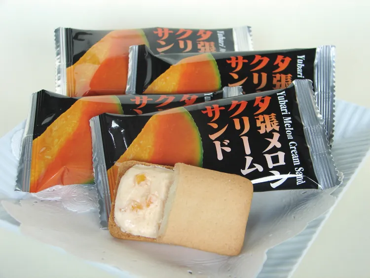 若狹屋本舗 夕張哈密瓜夾心餅乾，售價300元。業者提供