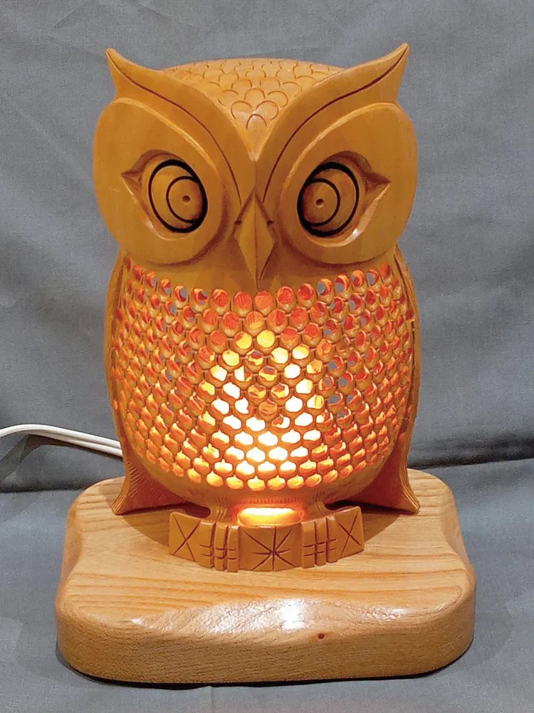 初登場-工藤工藝舍 蔞空貓頭鷹燈台，售價5000元。業者提供