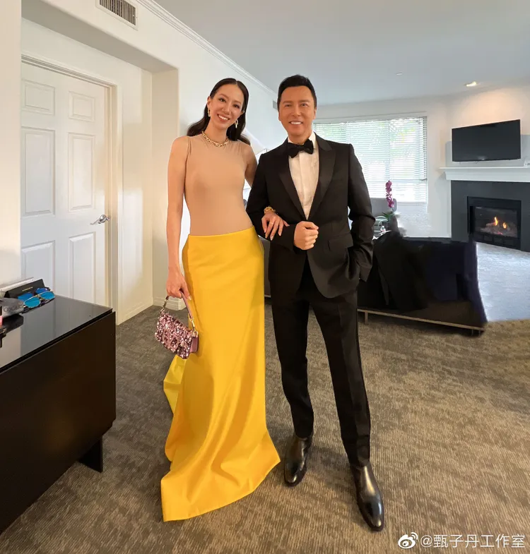 甄子丹（右）帶愛妻汪詩詩出席奧斯卡。翻攝甄子丹工作室微博