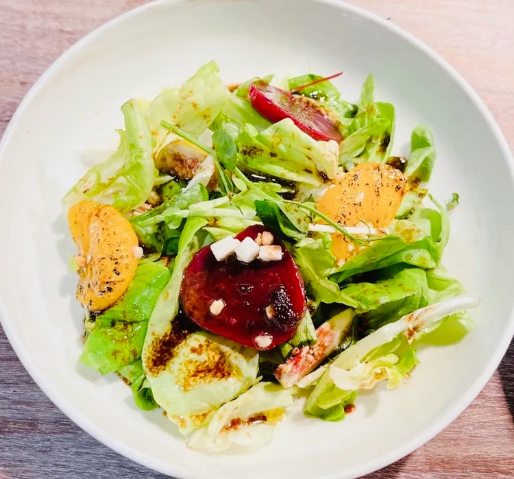 春晌午間套餐沙拉。業者提供