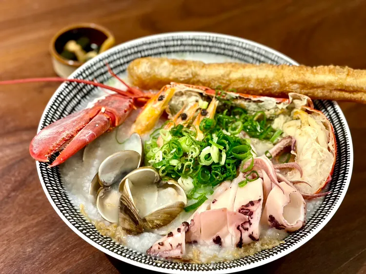 超澎湃龍蝦海鮮粥。曾仲葳攝