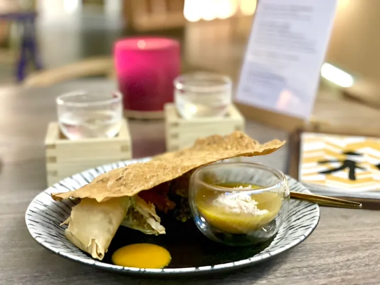 入住特定房型的住客在每天17:00至19:00的Happy Hour時段可以免費享用兩杯飲品，及主廚特製的開胃鹹食。曾仲葳攝