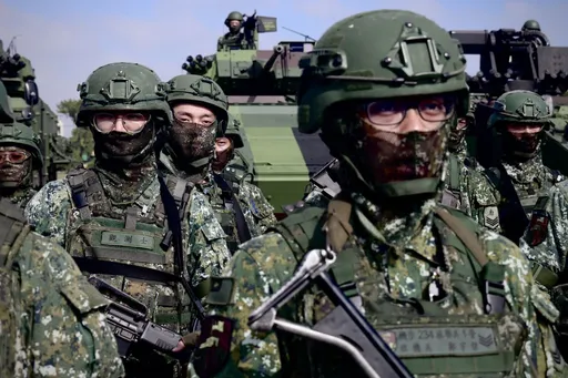 《全動法》成在野黨提款機 周玉蔻爆粗口怒嗆「2高官踹共下台」