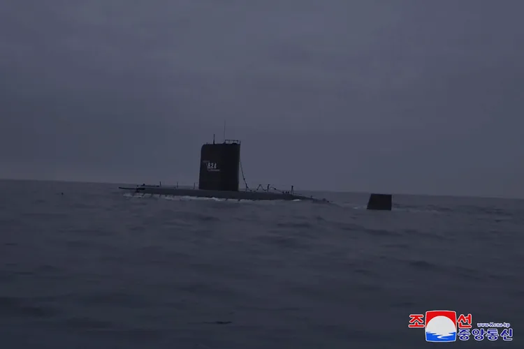 北韓發佈「8.24英雄艦」照片。美聯社