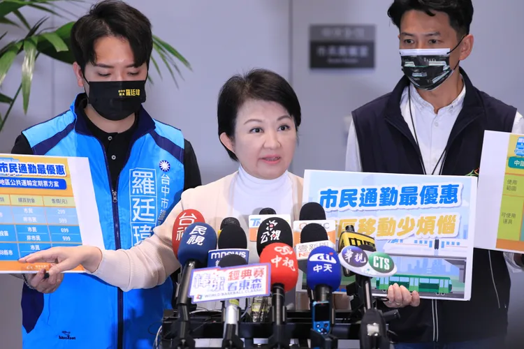 盧秀燕說，台中市境內市民月票299元，是全國最低。市府提供