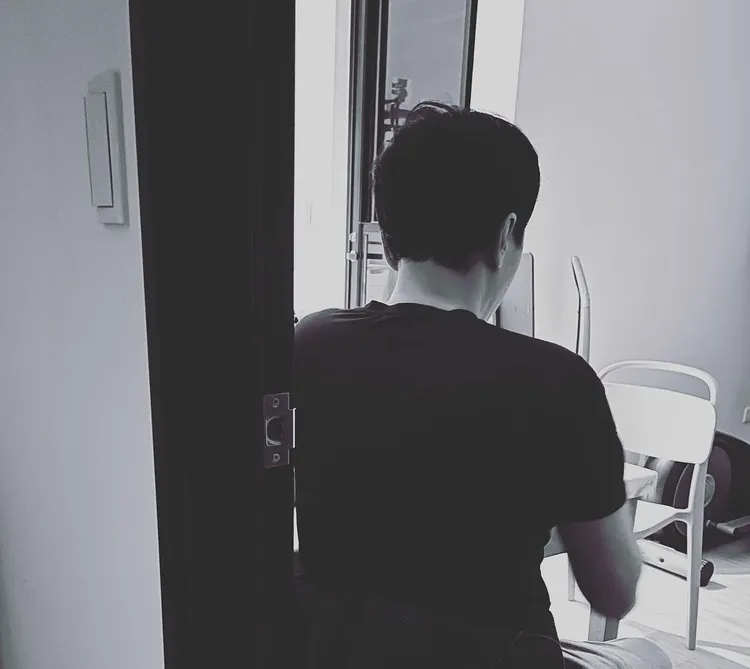 天心一開門看到老公在家，差點被嚇死，老公貼心驚喜秒變驚嚇。翻攝天心IG