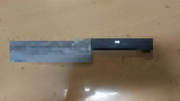 警方起獲作案用刀械。讀者提供