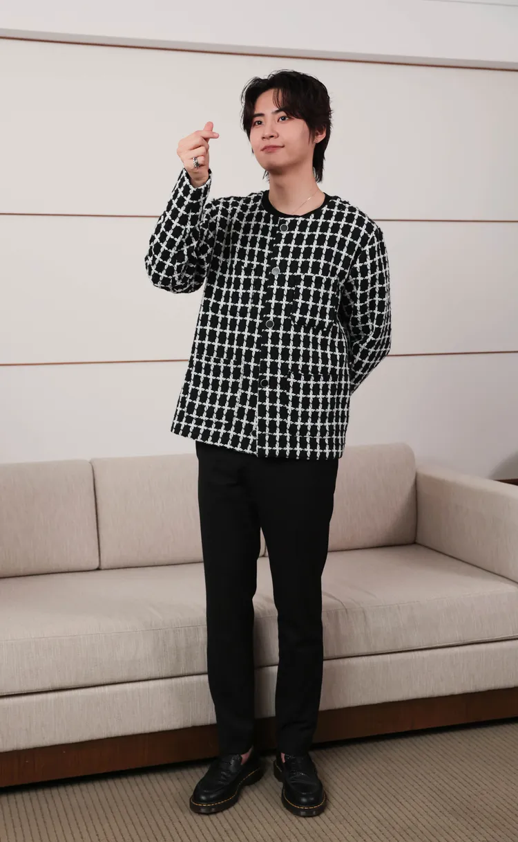 李鎭赫對自己的114公分腿長很自豪。彭欣偉攝