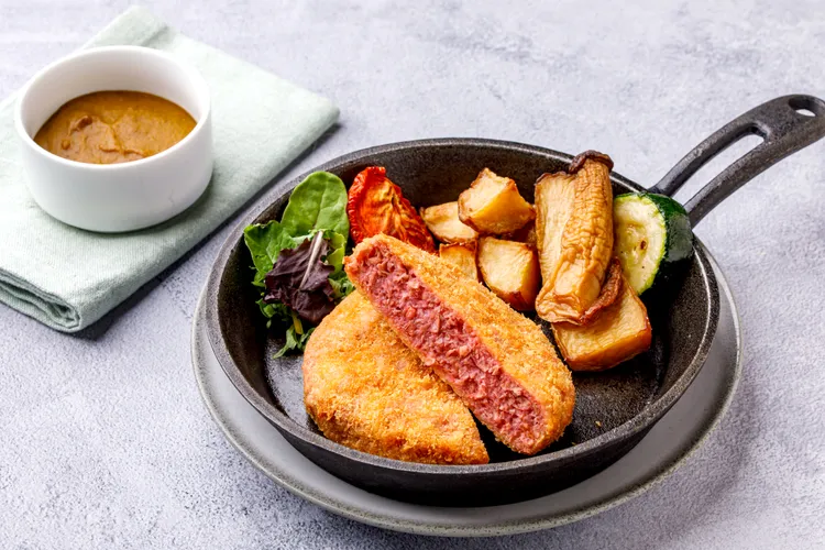 RÒU by T-HAM咖哩植物肉漢堡排飯。業者提供 