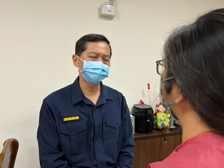 婦幼隊長蔡佳璋受訪時一度哽咽。王志弘攝