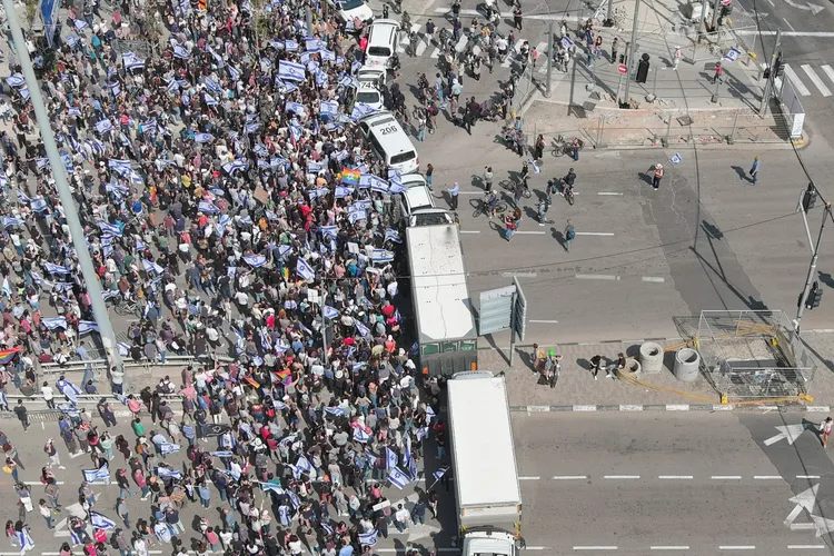 以色列民眾抗議政府的司法改革。路透社