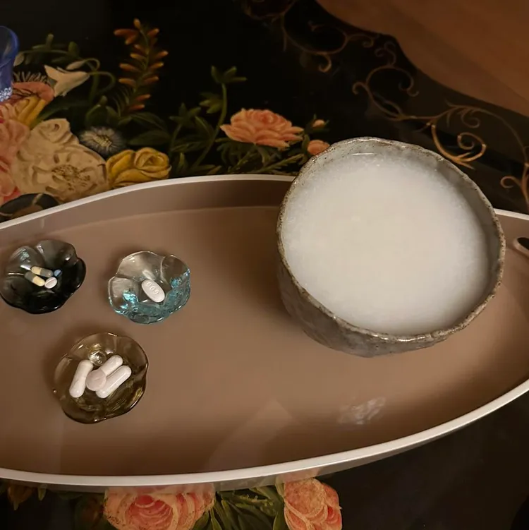 陳文茜因菌血症及蜂窩性組織炎，只能吃米湯補充體力。翻攝陳文茜臉書