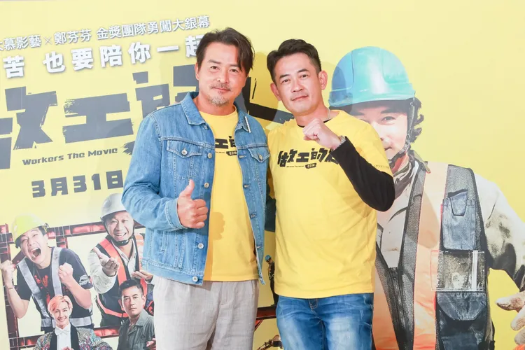 李銘順（左）、柯叔元開心合影。大慕影藝、華映娛樂提供 