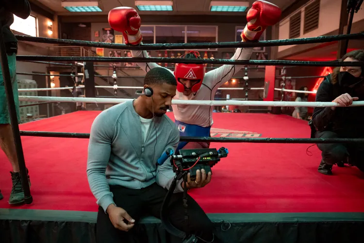 麥可B首度自導自演，獲得極高正面評價。華納兄弟提供