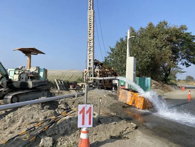 高雄水情嚴峻，市府急鑿水井抗旱。讀者提供