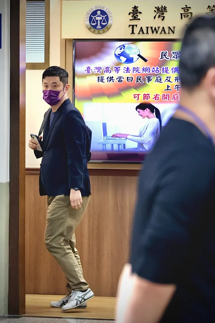 林秉樞小腹微凸。林林攝