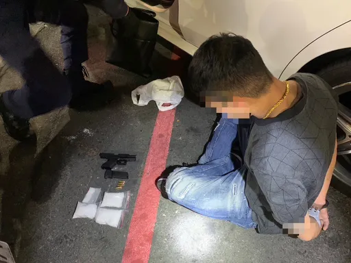 違停車上竟有這些東西　見特勤警心虛嚇傻！駕駛誤踩油門GG了