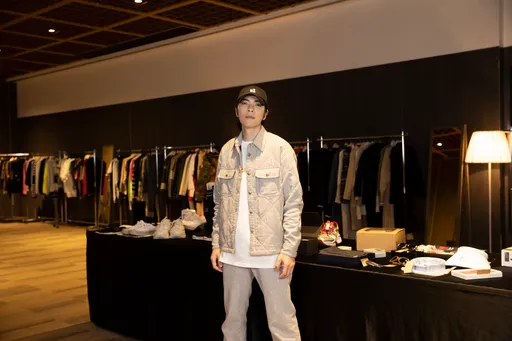 蕭敬騰摸頭殺放閃經紀人Summer　嘴甜讚她「最漂亮」冒粉紅泡泡