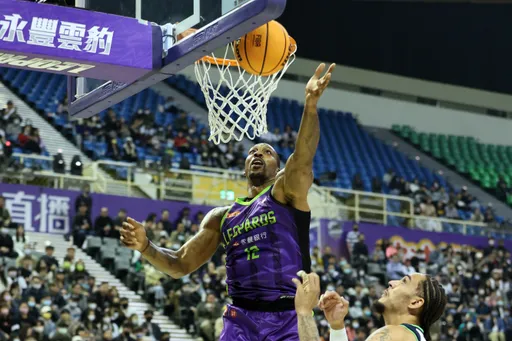 「魔獸」陷犯規麻煩!霍華德只拿14分 雲豹不敵海神又跌到最末座