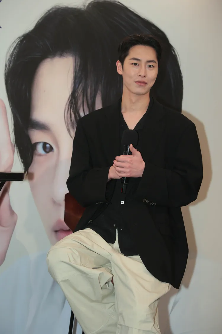 李宰旭今日在台灣舉辦見面會，昨他接受台灣媒體採訪，自認帥過好友路雲和安孝燮。彭欣偉攝