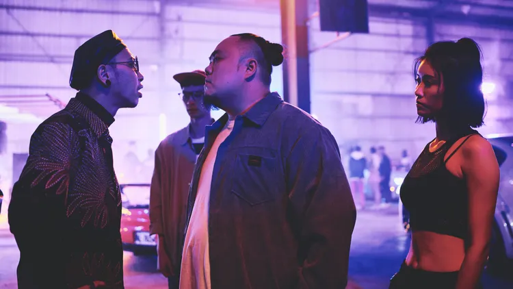 大淵和小春合體拍電影。寬銀慕電影製作有限公司提供