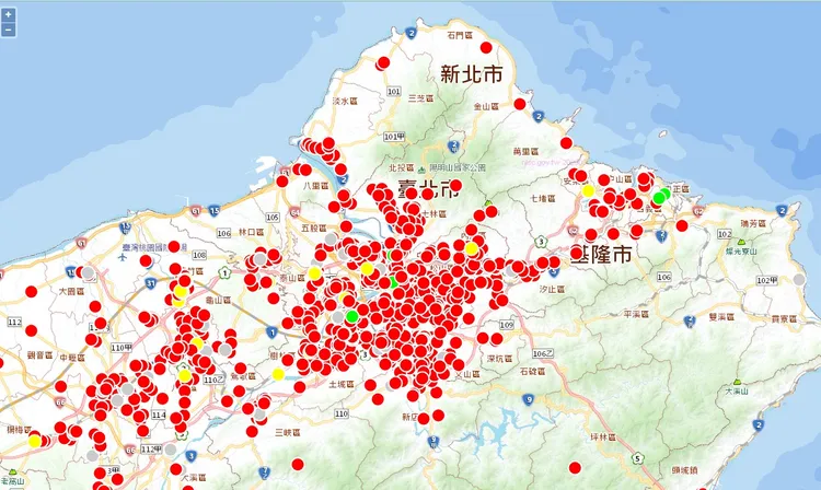 北部地區看起來目前仍是紅通通，不過早上起，連鎖賣場就會開始陸續有平價蛋上架。引自江明宗「蛋蛋前線支援地圖」