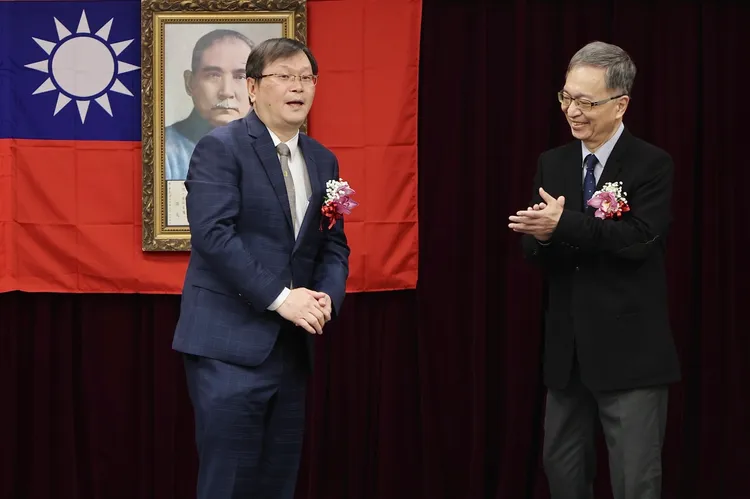 薛瑞元(右)曾大讚莊人祥的模型預報能力。資料照，林林攝