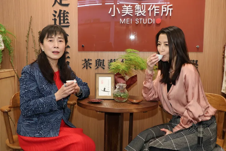 陳若萍（右）很欣賞方岑做事霸氣。