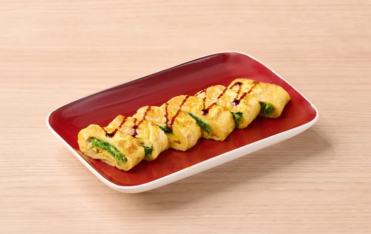 「海菜吻仔魚蛋」以澎湖海菜與吻仔魚，大方加入2顆蛋煎製成厚蛋捲，海味與蛋香撲鼻，鮮度十足。業者提供