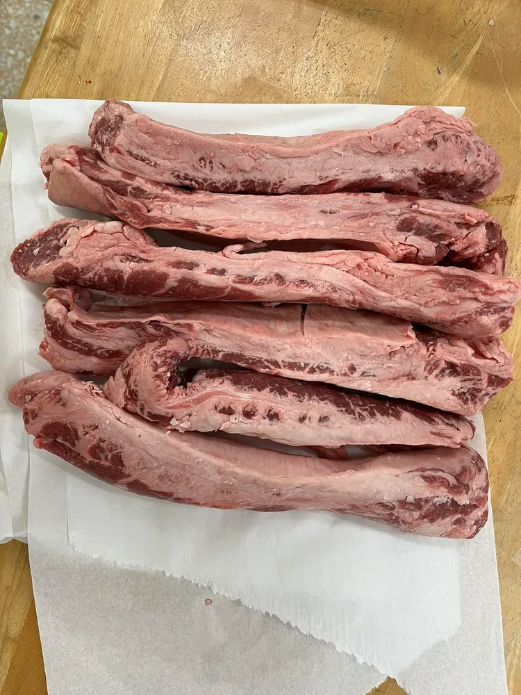 網友說和牛油花各半，但看到這個肥油，認為這個應該算是「和和牛」等級了。引自好市多商品經驗分享區