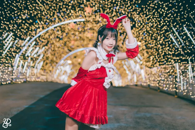 兔年當然要應景來個兔女郎造型囉。