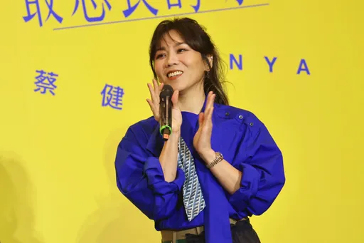 蔡健雅自爆胸椎長骨刺呼吸困難　兩家醫生驚睹片子「真的沒看過」