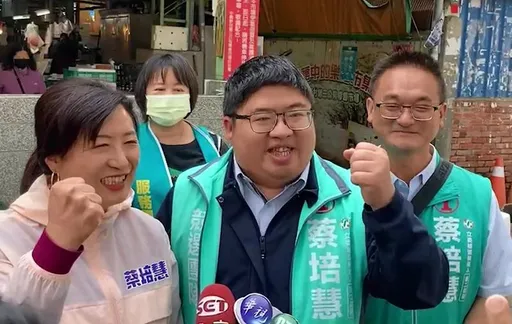 南投立委補選|蔡易餘陪蔡培慧最後衝刺 笑稱昔為「胖胖二人組」