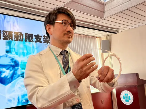 台中荣总导入第二代颈动脉支架 医治脑中风新利器