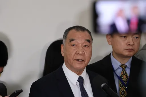 「沒有16歲上戰場」! 邱國正親回應《全動法》:國軍18歲才入伍