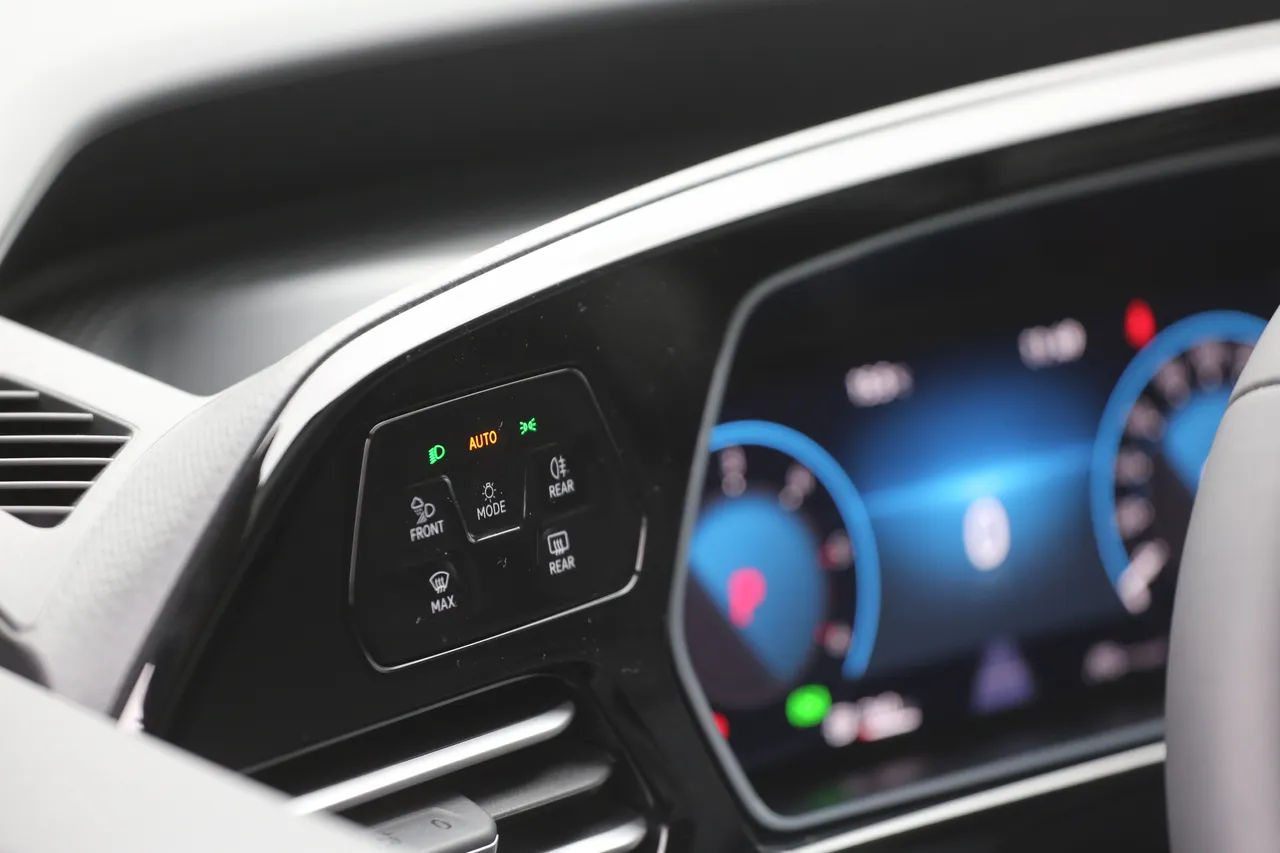 如同Volkswagen乘用车，Caddy Maxi也随之采用触控式头灯开关介面，在Style车型上更新增10.25吋Digital Cockpit全逻辑数位化仪表。林浩升摄