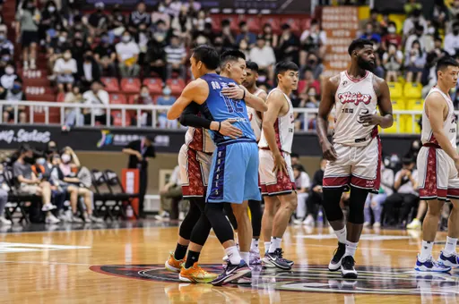 林書豪好會做人?想倒帶10年和鄭志龍當隊友 稱林志傑是台籃史上最強