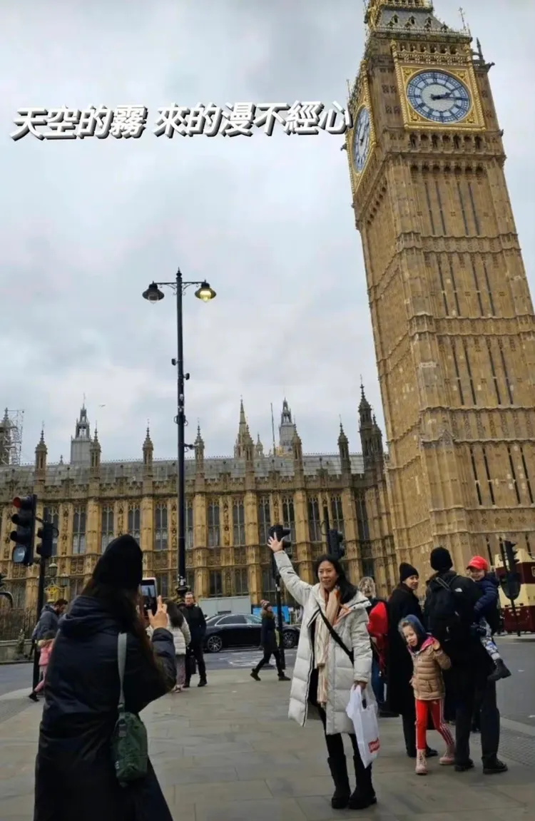 她幫旅客拍照沒被認出。翻攝蔡依IG