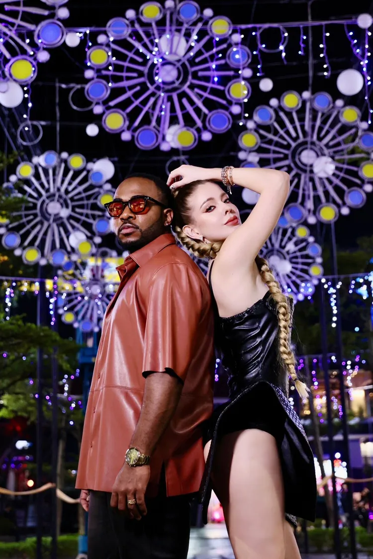 安妮（右）與韋喆合作。Beck提供