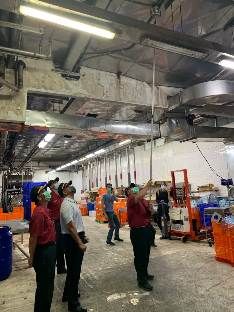 高雄市消防局針對大型工廠及食品工廠啟動專案檢查。翻攝畫面