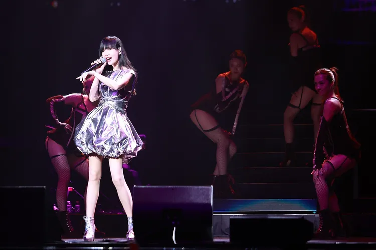 55歲周慧敏維持窈窕身材。翻攝周慧敏臉書