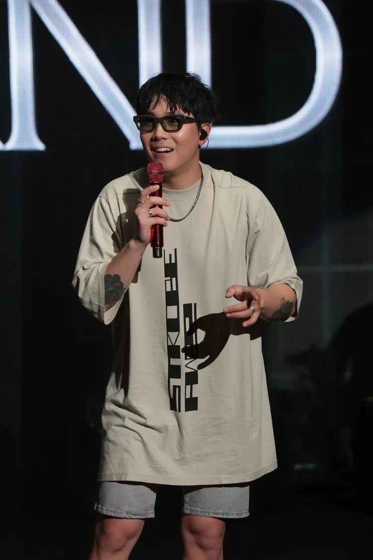 李洪基抱病上場，腳傷還沒好。彭欣偉攝