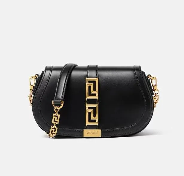 Greca Goddess迷官女神肩背包中型款，9萬4000元。品牌提供